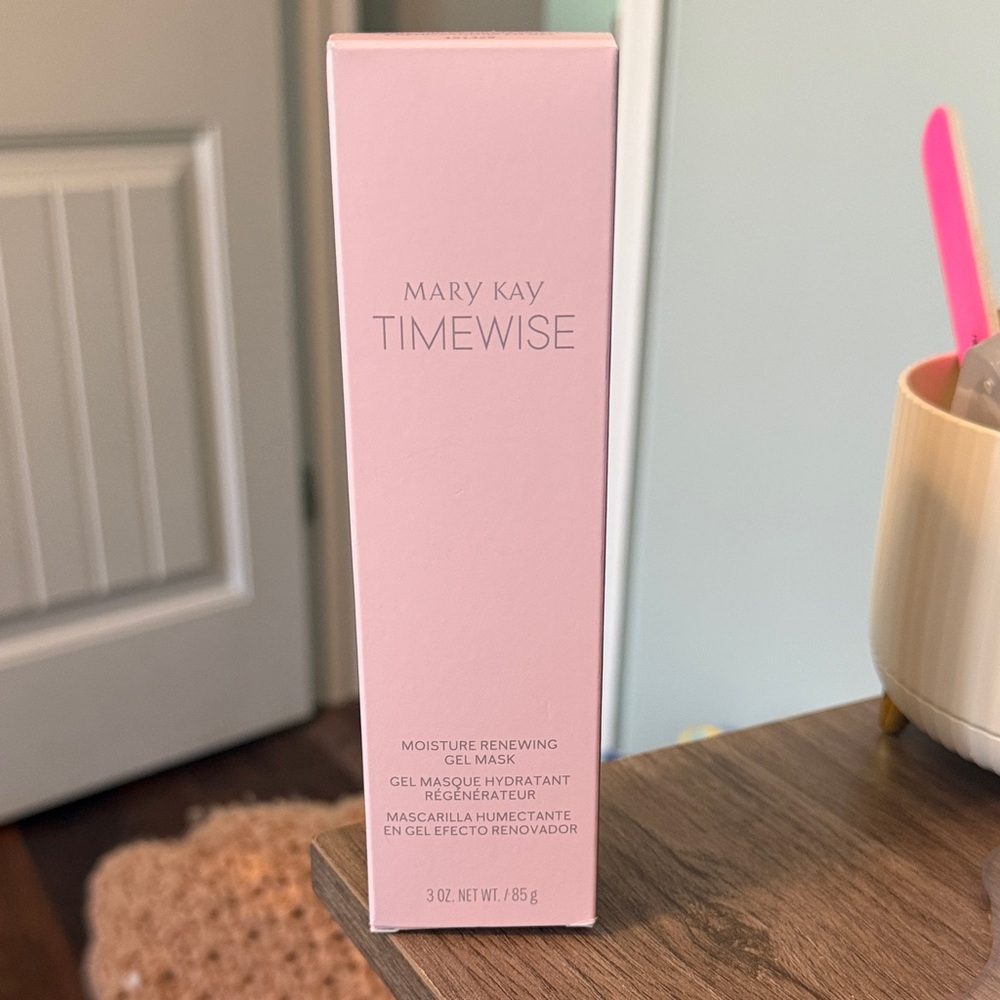 Mary Kay Timewise Gel Mask in Soft Pink